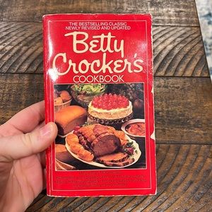 Vintage Betty Crocker Cookbook Novel Sized Published in 1987